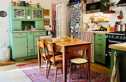 Quartier de la Chapelle Apartment | Charming family home near Sacrée Coeur