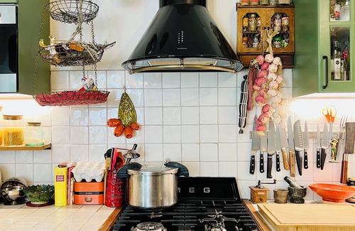 Quartier de la Chapelle Apartment | Charming family home near Sacrée Coeur