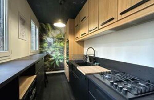 Lormont House | Charming family house with large terrace