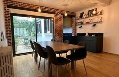 Lormont House | Charming family house with large terrace
