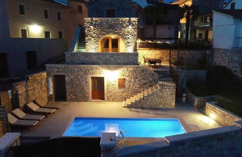 Beram Villa | Charming family villa for 6+1 with heatable pool and sauna