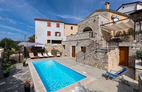 Beram Villa | Charming family villa for 6+1 with heatable pool and sauna