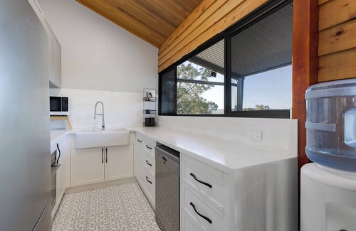 Bullsbrook House | Charming farmhouse by Swan BnB Management