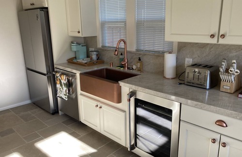 Napa House | Charming Farmhouse near Downtown