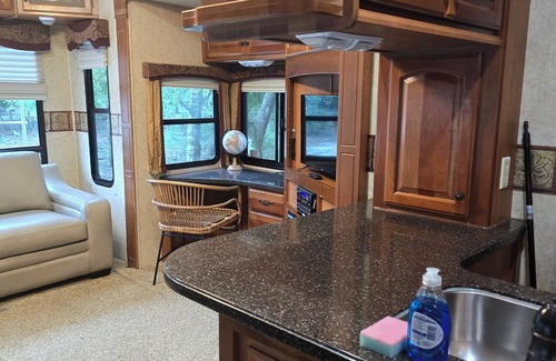 Punta Gorda Other | Charming farmhouse Rv with WiFi and AC in quaint Punta Gorda FL