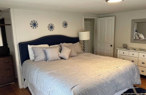 South Hero House | Charming Farmhouse with pond & views on 11+ acres. Trails & Sledding hill