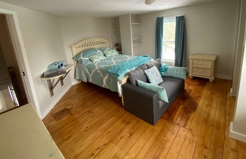 South Hero House | Charming Farmhouse with pond & views on 11+ acres. Trails & Sledding hill