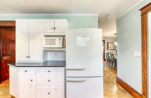 South Hero House | Charming Farmhouse with Porch, Covered Deck, and Large Lawn - Dogs Welcome