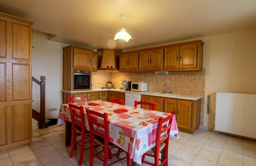 Paulin Cottage | Charming Farmhouse with Jacuzzi, Near Sarlat - Sleeps 6