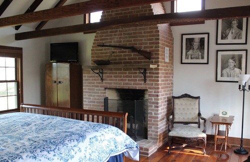 Magnolia Other | Charming Farmhouse with Water Access (near Chestertown)