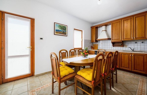 Paradiz Apartment | Charming flat in the countryside with pool