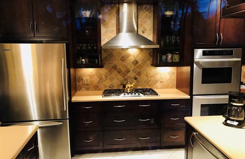 Coral Ridge Isles House | Charming Floridian Home with pool located close to Lauderdale by the Sea.