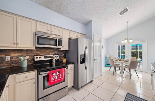 Chatham Park House | Charming Florida Getaway-Private Pool-Pet Friendly
