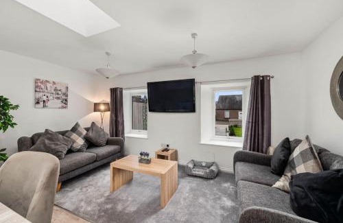 Forfar House | Charming Forfar House and Hot Tub