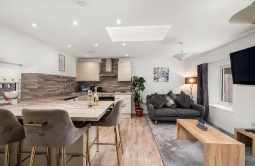 Forfar House | Charming Forfar House and Hot Tub