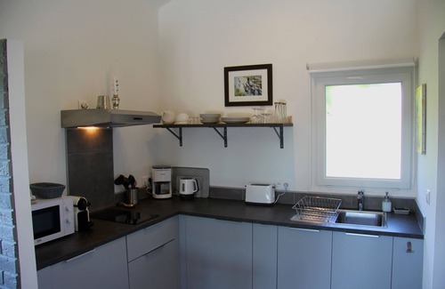 Pernes-les-Fontaines Apartment | Charming cottage with pool near Avignon