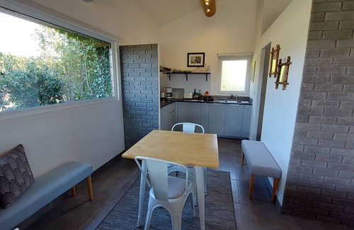 Pernes-les-Fontaines Apartment | Charming cottage with pool near Avignon