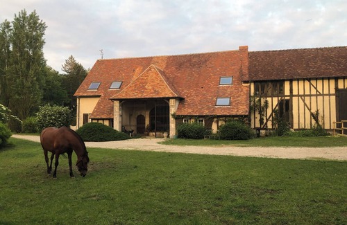 Rogny-les-Sept-Ecluses House | Charming gîte, benefiting from absolute calm and generous natural surroundings.