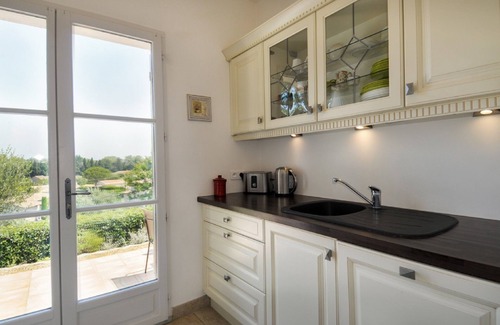 St.-Remy-de-Provence Villa | Charming Villa in St Remy de Provence ,free wi-fi and air conditioning.