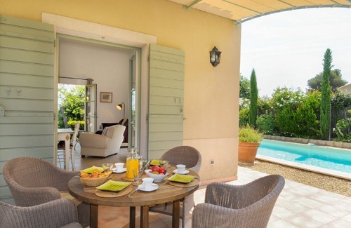 St.-Remy-de-Provence Villa | Charming Villa in St Remy de Provence ,free wi-fi and air conditioning.