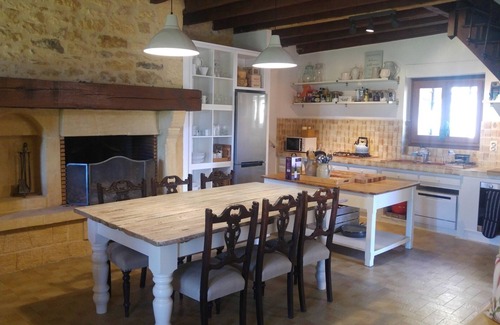 Saint-Vincent-de-Cosse Villa | Charming Farmhouse Villa, Private Pool, WiFi, 4G, 3.5 Hectares - Beynac, Sarlat