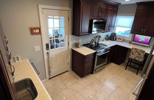 Farmingdale House | Charming Full House - 2.5 Miles from Bethpage Black-Perfect for Ryder Cup
