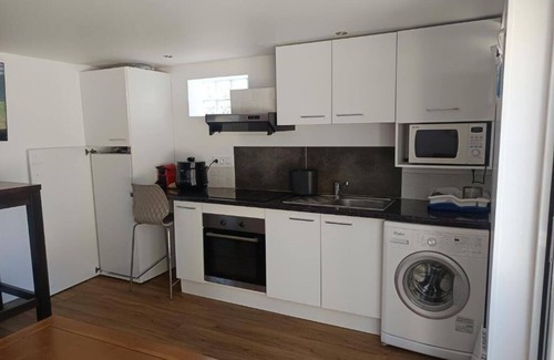 Carbon-Blanc Apartment | Charming furnished outbuilding with terrace in Bordeaux