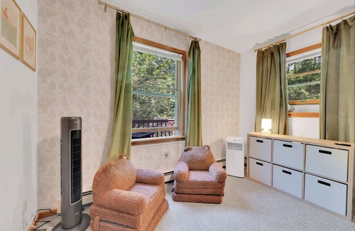 Tafton House | Charming Getaway | Minutes from Lake Wallenpaupack