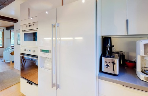Westridge House | Charming getaway near the slopes and town with deck, fast WiFi & foosball table
