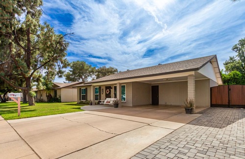 Gilbert House | Charming Getaway near Downtown Gilbert {NEW listing}