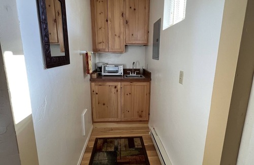 Ennis House | Charming Getaway on the Banks of the Madison River