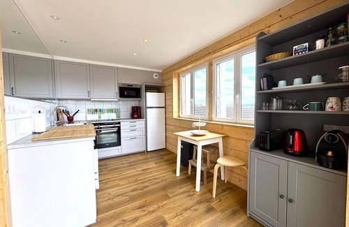 Saint-Cyprien House | Charming gite with air-conditioning, view and spa in a medieval shopping village