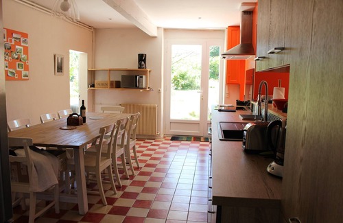 Verac House | Charming gîte with swimming pool on organic wine estate