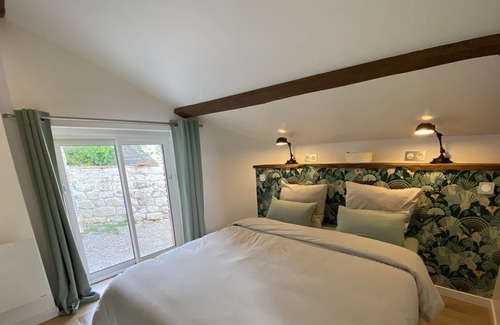 Aiguelèze House | Charming gite with whirlpool bath and swimming pool amidst vineyards