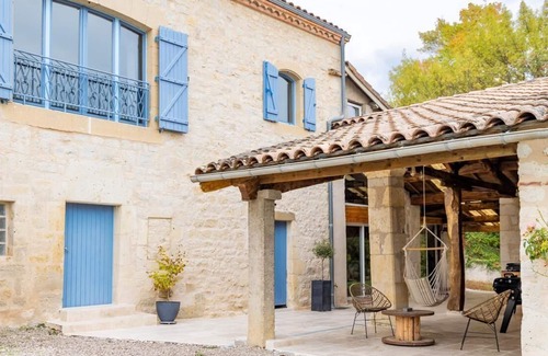 Aiguelèze House | Charming gite with whirlpool bath and swimming pool amidst vineyards