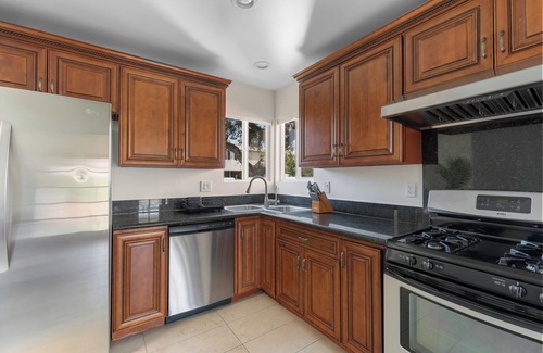 Burbank House | Charming Glendale Home w/Fenced in Yard