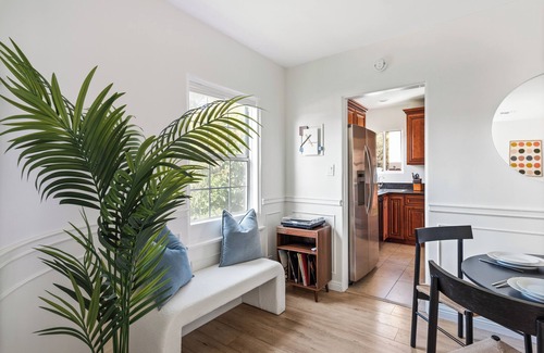 Burbank House | Charming Glendale Home w/Fenced in Yard