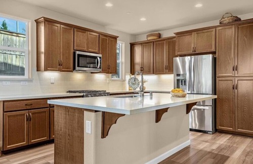 Grass Valley House | Charming Grass Valley Haven-Contemporary Comfort with a local touch of Elegance
