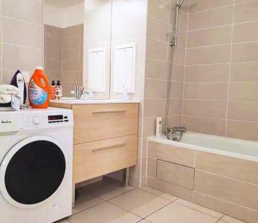 L'Hay-les-Roses House | Charming Guest Room Near Metro 14