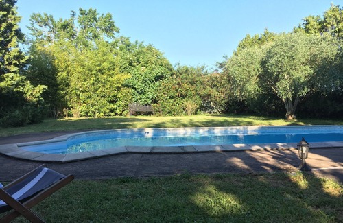 Florentin House | Charming guest room with swimming pool