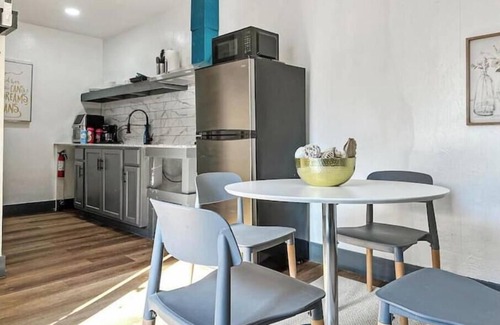 Pryor House | Charming Guest Suite in Pryornn