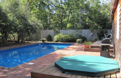 Northwest Harbor Cottage | Charming Hamptons Cape Cod - Pool, Hot Tub, Close to Harbor/Bay Beaches
