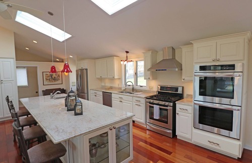 Harbor Springs House | Charming Harbor Bluff Home - Harbor Springs - views of Little Traverse Bay