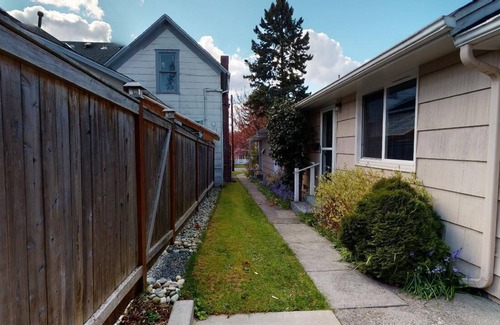 Snohomish House | Charming Hideaway - Cvrd Parkng, Close to DT Snohomish.