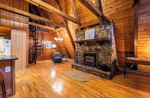 Topton House | Charming Hideaway in the Scenic Nantahala Mtns