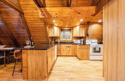 Topton House | Charming Hideaway in the Scenic Nantahala Mtns