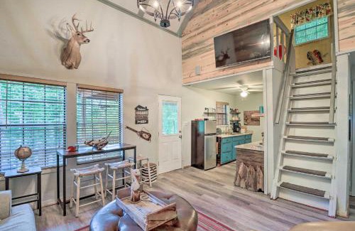 Higden House | Charming Higden Cabin Near Greers Ferry Lake!