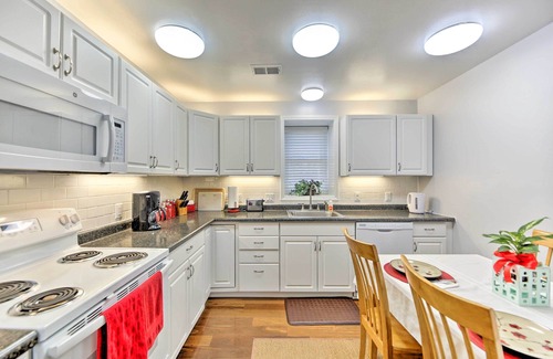 Laramie Condo | Charming Historic Condo - Walk to Downtown & UW