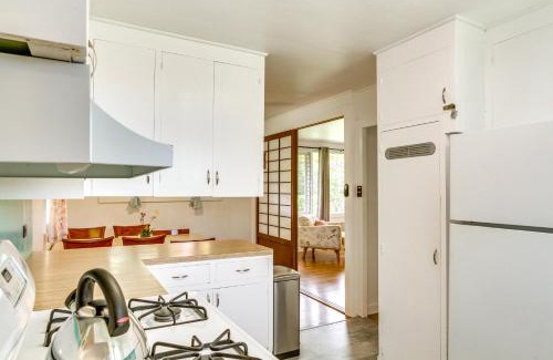 Hilo House | Charming Historic Hilo House Minutes to Beach!