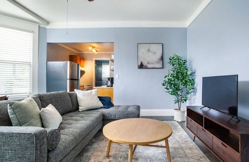 Knoxville Apartment | Charming Historic Retreat - 5 Mins from Downtown